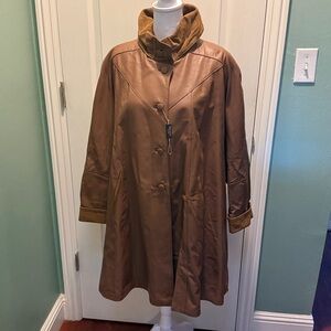 Vintage Women's Tan Italian Leather Trench Coat new with tags